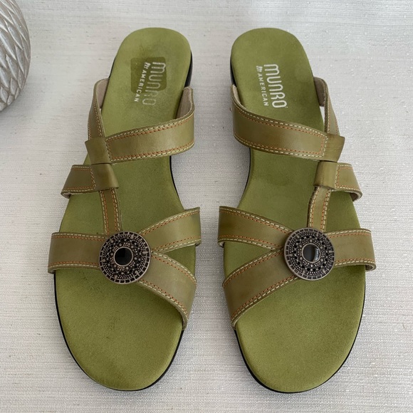 Munro Chloe Avocado Green Leather Low Wedge Comfort Slide Sandals Women’s 8.5N - Picture 2 of 12